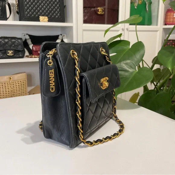 ❌NOT AVAILABLE❌ Vintage 1997 Chanel Navy Blue CC Handbag 24K Gold Hardware - Picture 3 of 16